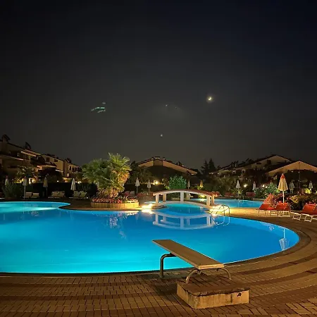 Green Apartment And Pools Desenzano del Garda Exterior photo
