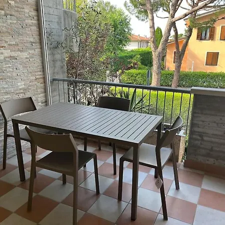Green Apartment And Pools Desenzano del Garda Exterior photo