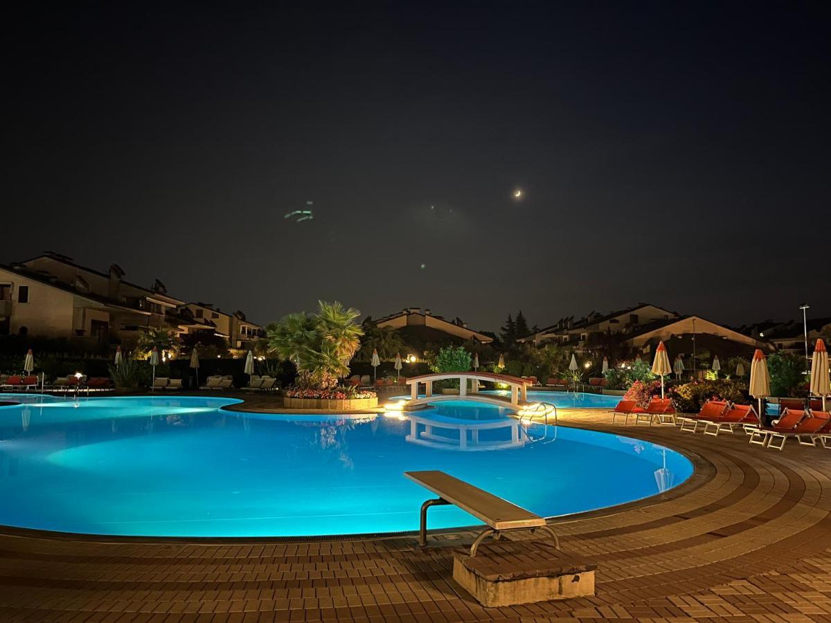 Holiday home And Pools *